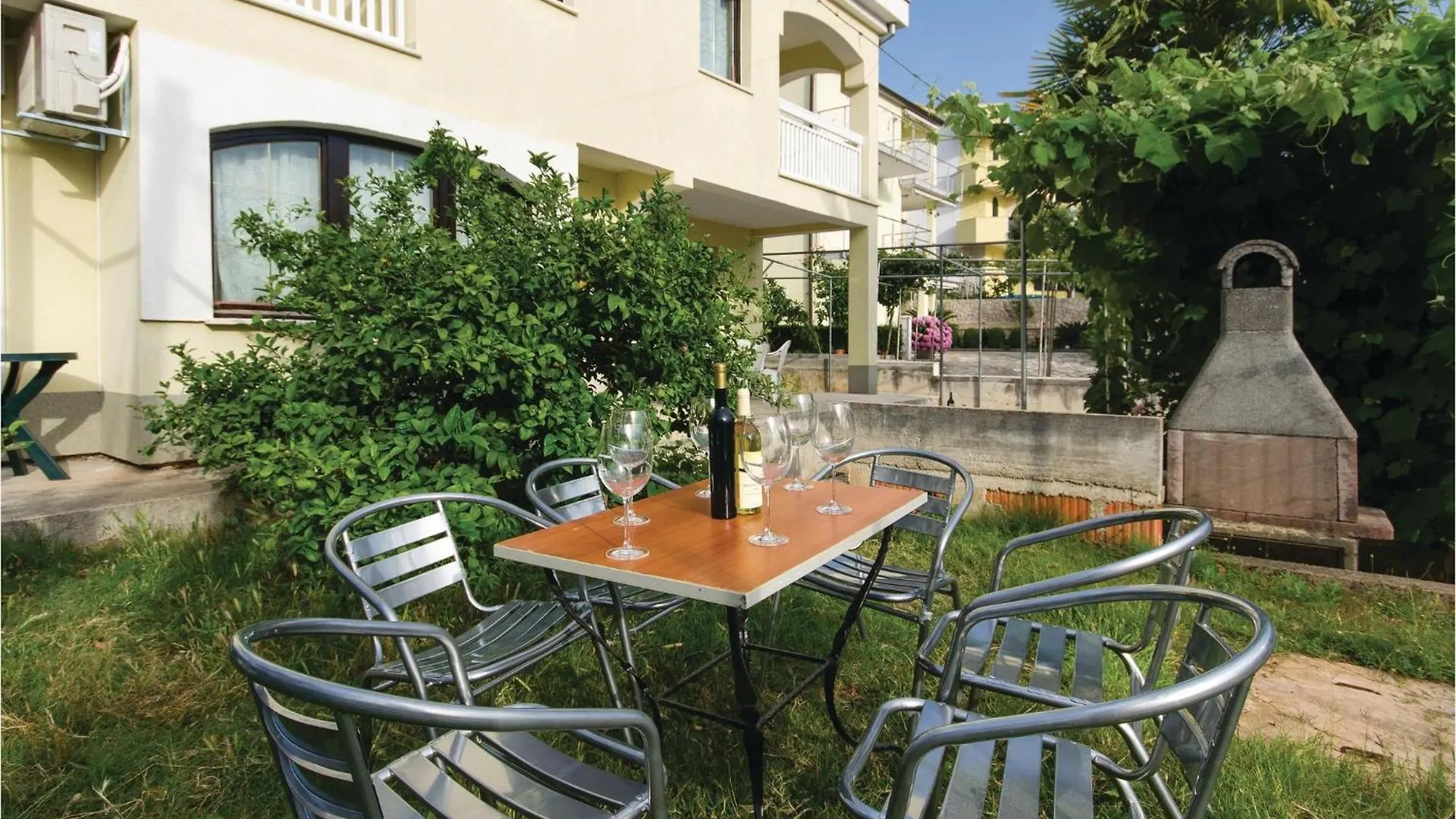 Gorgeous Apartment In Okrug Gornji With Kitchen Trogir 0*,