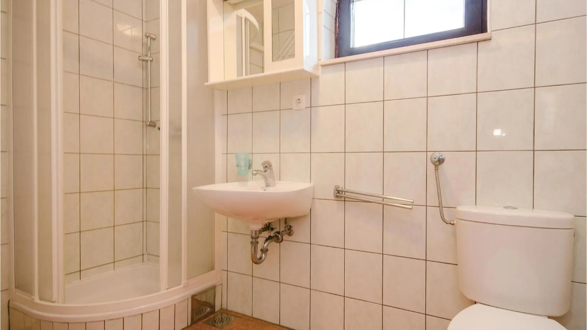Gorgeous Apartment In Okrug Gornji With Kitchen Τρογκίρ Κροατία